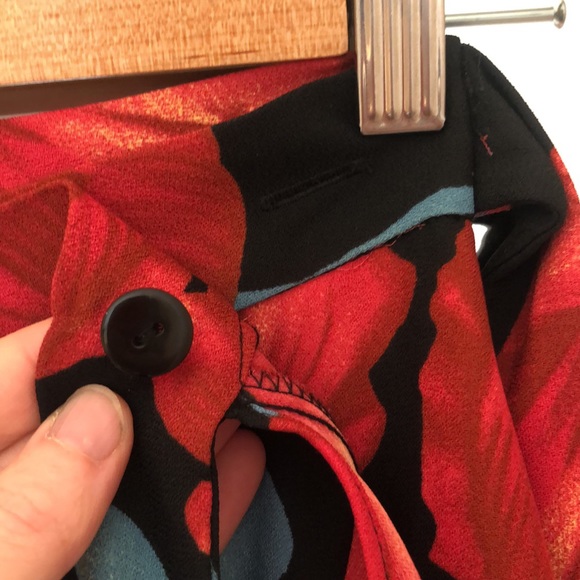 H&M red tulip wrap skirt - Picture 5 of 7